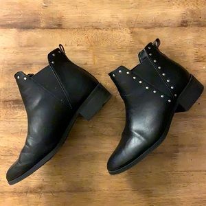 Black Slip On Chelsea Boot